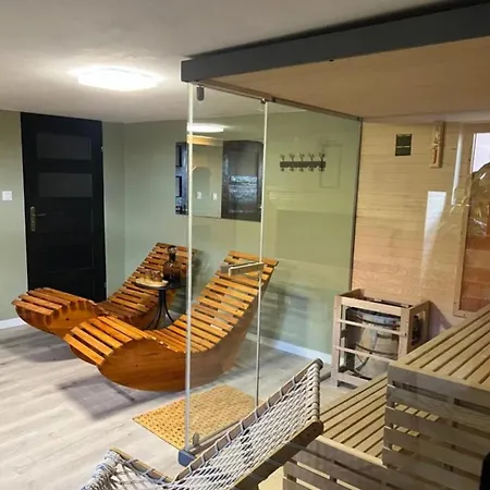 Z Dusza Sauna Jacuzzi *